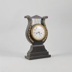 567516 Table clock